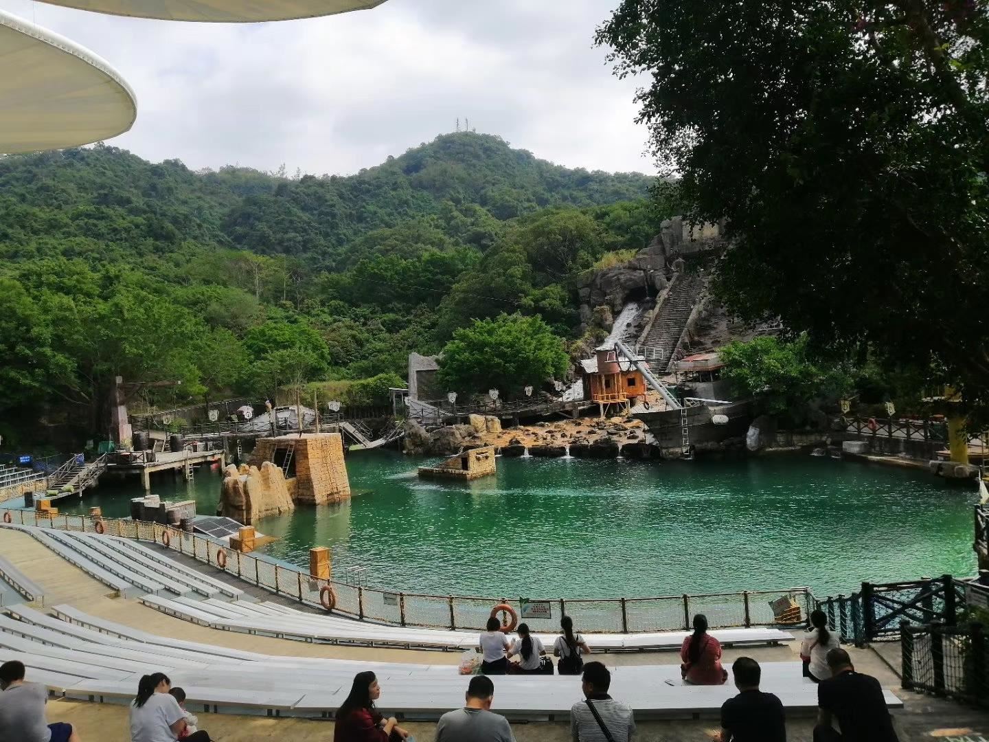 咆哮山洪（hóng）表（biǎo）演